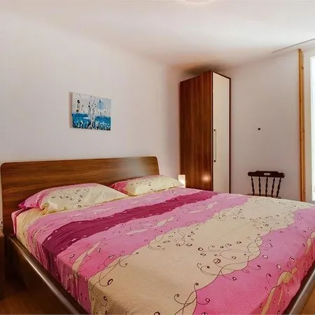Appartement Mit Balkon By Interhome